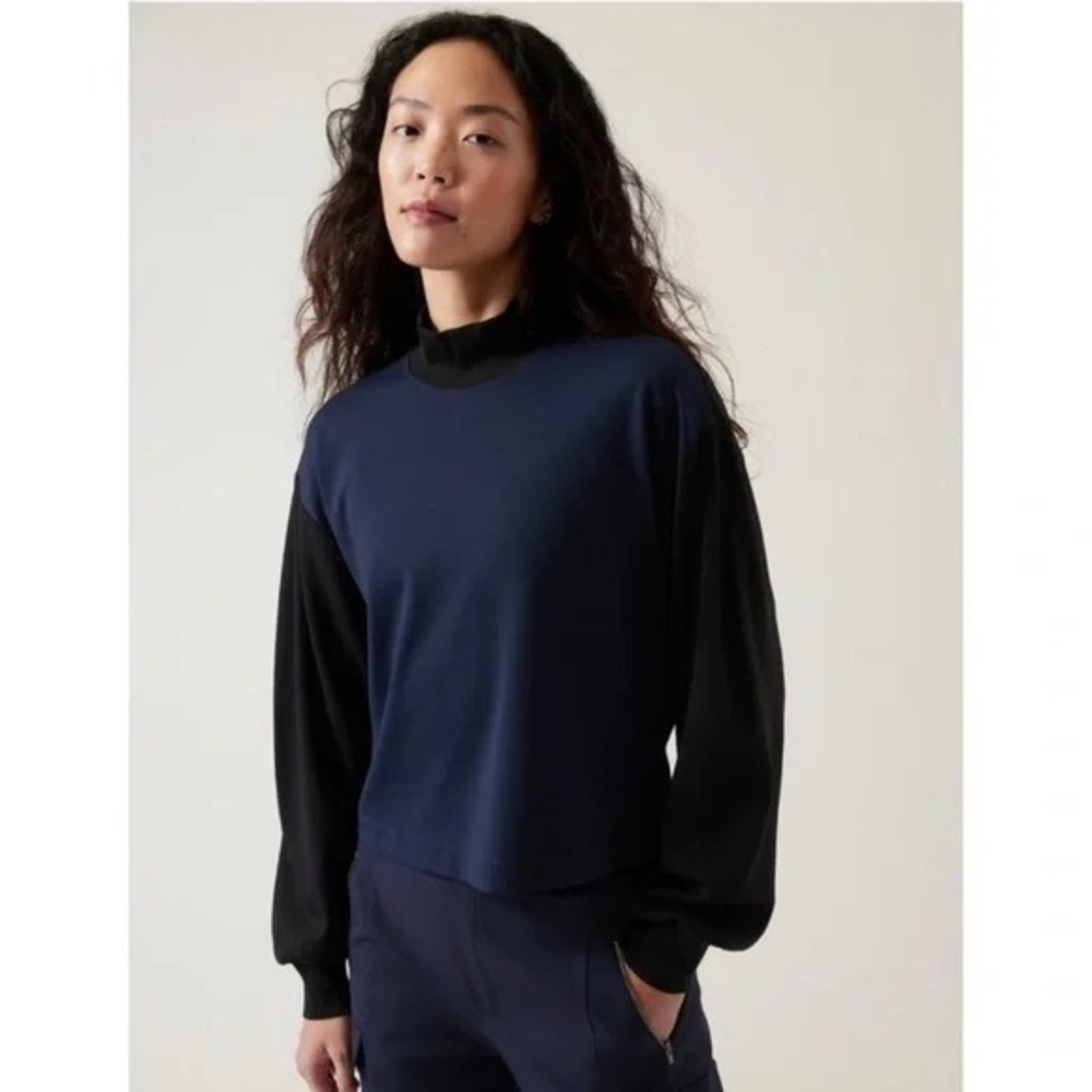 Athleta Venice Sweatshirt Crop Womens Size Large Mock Neck Navy Black